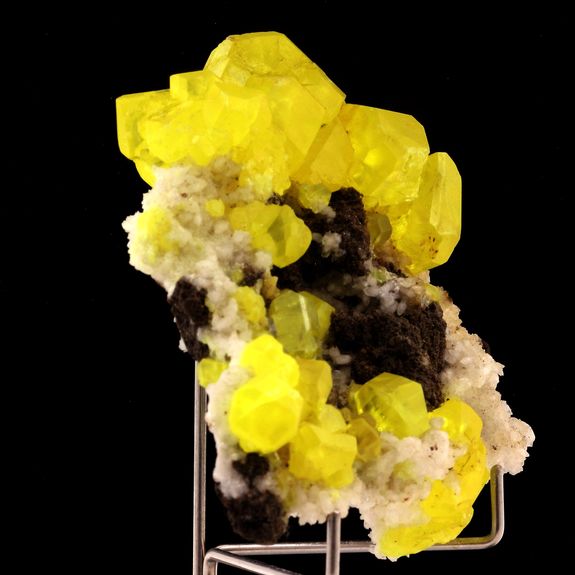 Soufre. 275.0 ct.