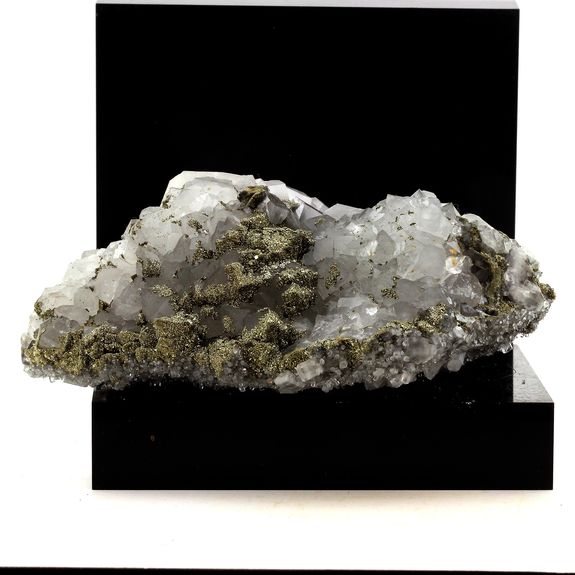 Calcite, Pyrite. 3184.5 ct.
