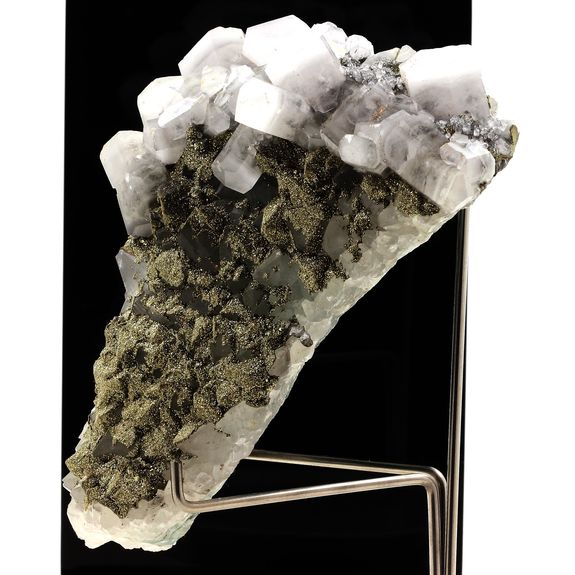 Calcite, Pyrite, Fluorite. 3135.5 ct.