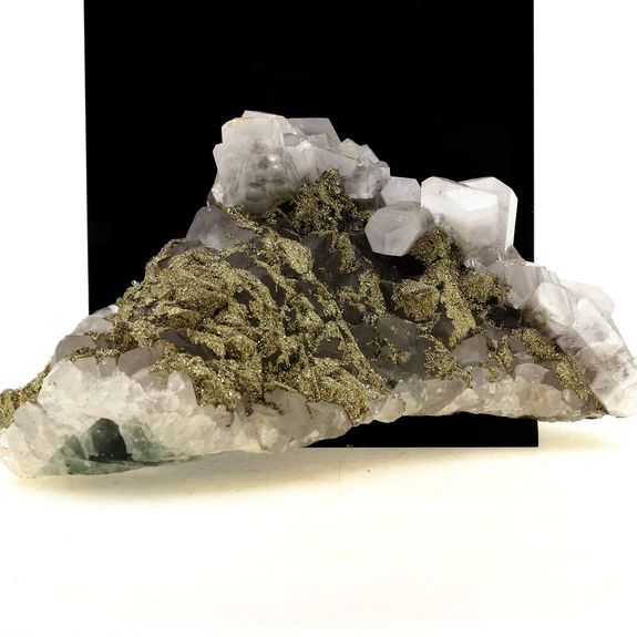 Calcite, Pyrite, Fluorite. 3135.5 ct.