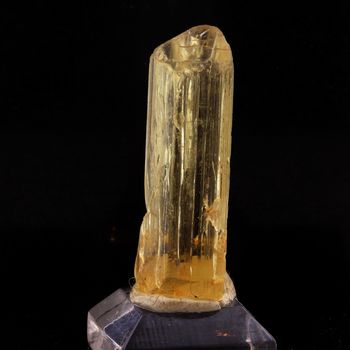 Scapolite. 50.0 ct.