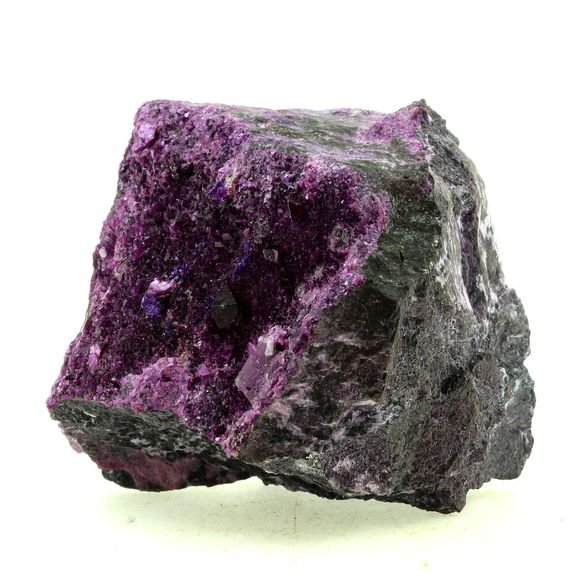 Kämmererite. 2373.5 ct.