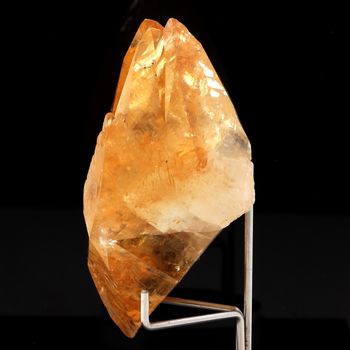 Calcite. 398.0 ct.