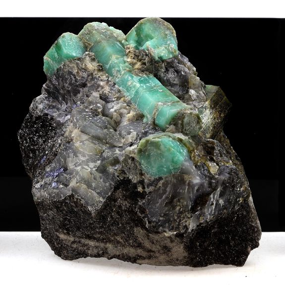 Emeraude. 4048.5 ct.