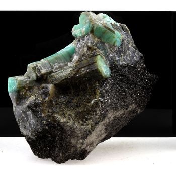 Emeraude. 4048.5 ct.