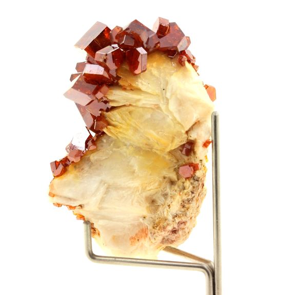 Vanadinite. 250.0 ct.
