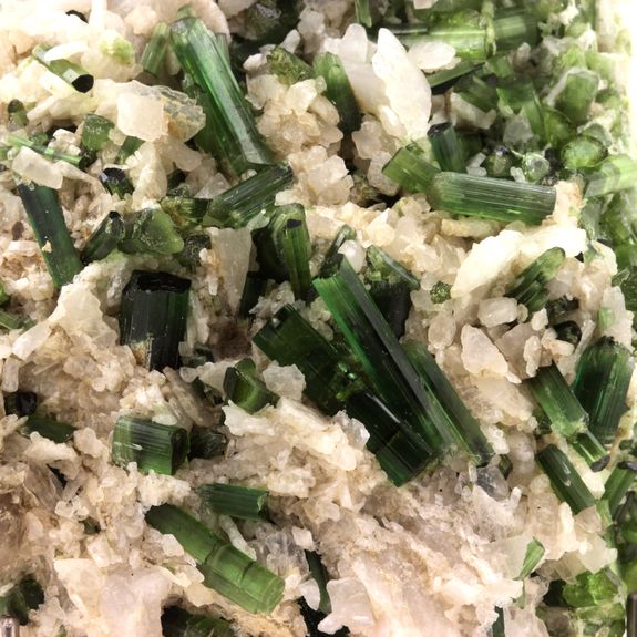 Tourmaline Elbaite, Quartz, Albite. 2711.5 ct.