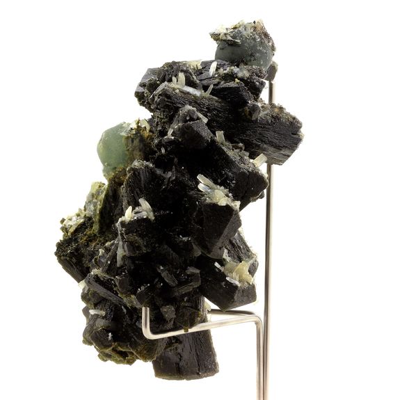 Epidote, Prehnite, Stilbite. 2440.0 ct.