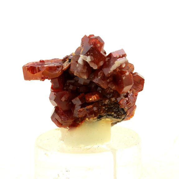 Vanadinite. 65.0 ct.