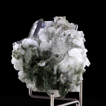 Albite + Quartz. 245.0 ct.