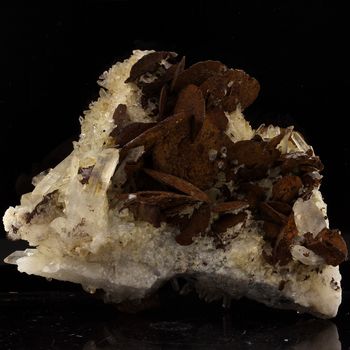 Quartz + Siderite. 404.0 ct.