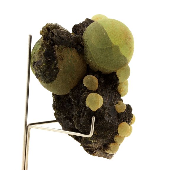 Prehnite + Epidote. 1125.0 ct.