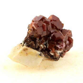 Vanadinite. 190.0 ct.