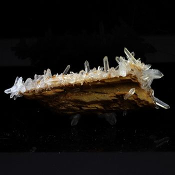 Quartz + Siderite. 64.5 ct.