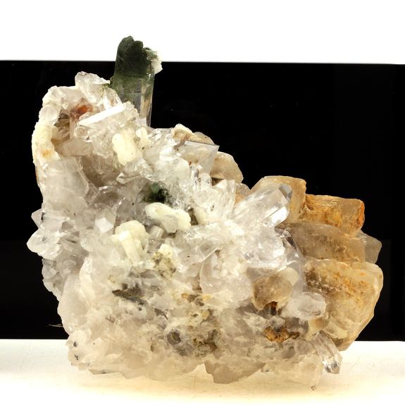Calcite, Quartz, Albite. 3626.0 ct.