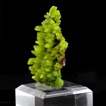 Pyromorphite. 291.5 ct.
