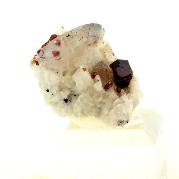Garnet. 141.0 ct.