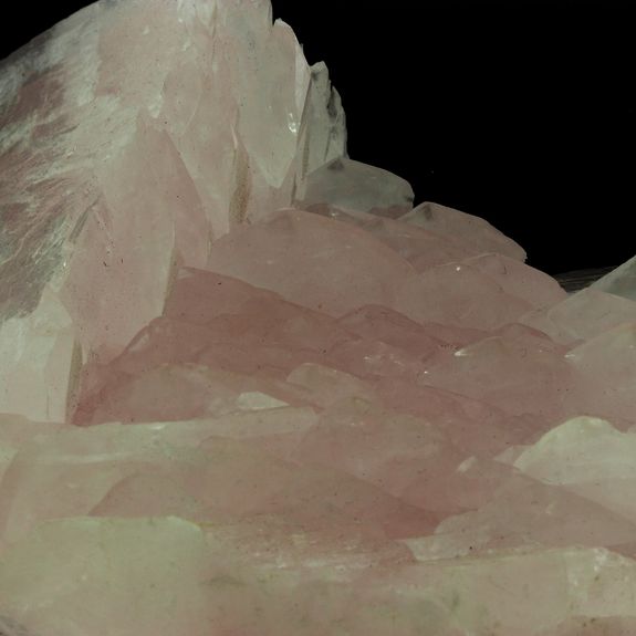 Mangano Calcite. 6355.5 ct.