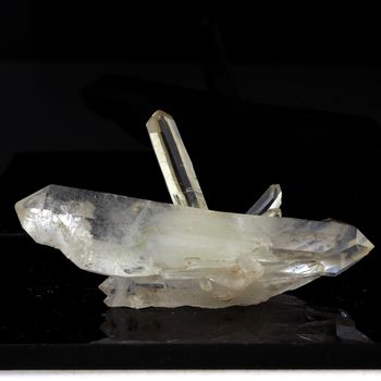 Quartz. 54.0 ct.