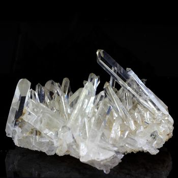 Quartz. 133.0 ct.