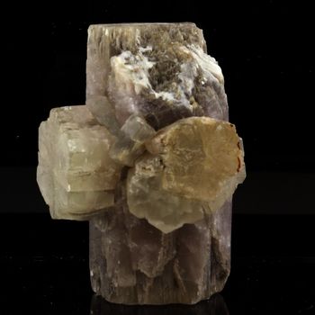 Aragonite. 665.5 ct.