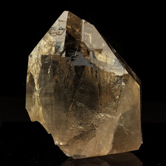 Quartz Fumé. 1021.60 ct.