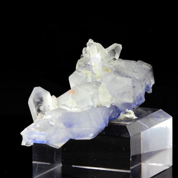 Quartz + Dumortierite. 315.5 ct.