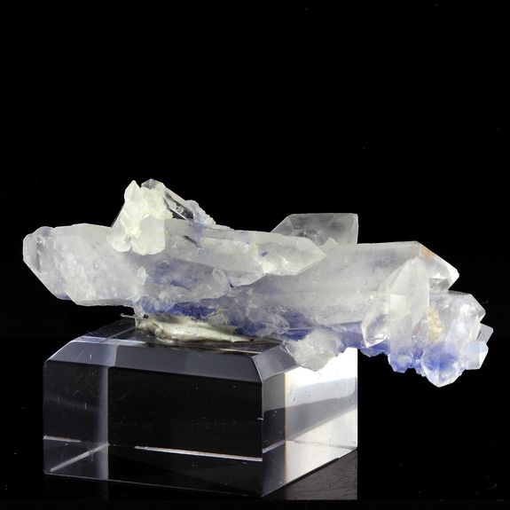 Quartz + Dumortierite. 315.5 ct.