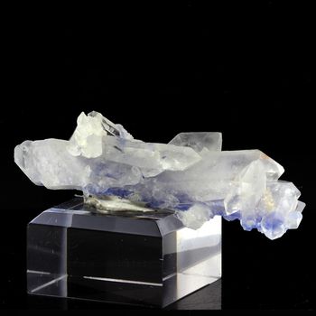 Quartz + Dumortierite. 315.5 ct.