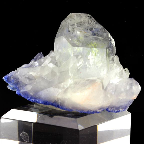 Quartz + Dumortierite. 1097.0 ct.