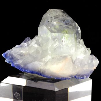 Quartz + Dumortierite. 1097.0 ct.