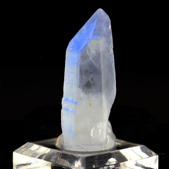 Quartz + Dumortierite. 205.0 ct.