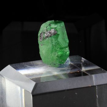 Grenat Tsavorite. 101.5 ct.