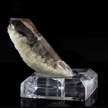 Quartz fumé. 175.5 ct.