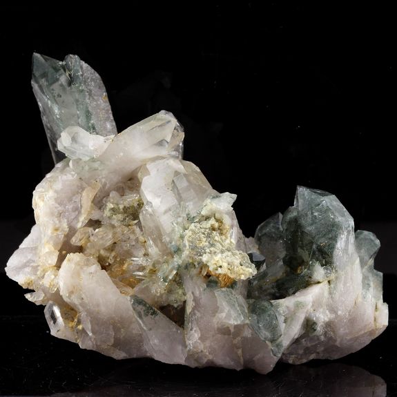 Quartz + Chlorite. 615.0 ct.