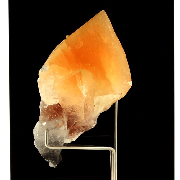 Hematite + Calcite. 885.20 ct.