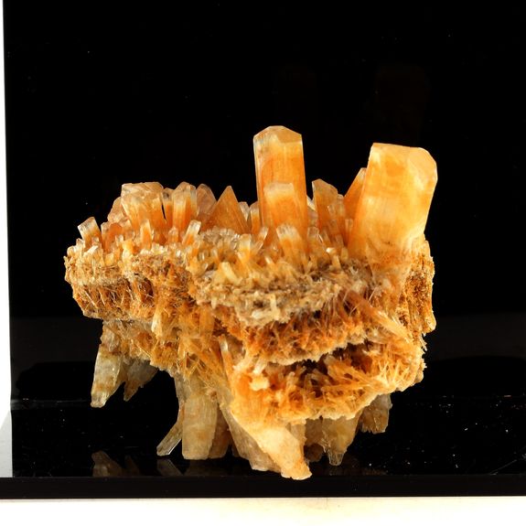Gypsum Selenite. 472.0 ct.