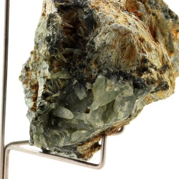 Quartz Prase + Tremolite. 806.5 ct.