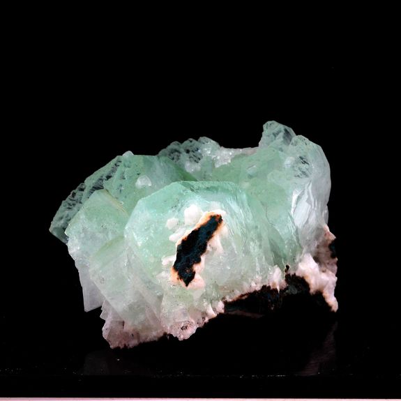 Apophyllite + Calcite. 265.0 ct.