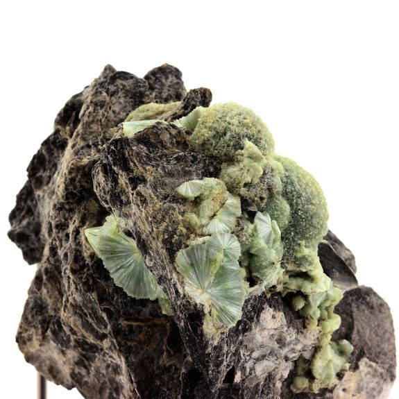 Wavellite. 357.0 ct.