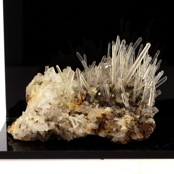 Pyrite + Quartz. 615.0 ct.