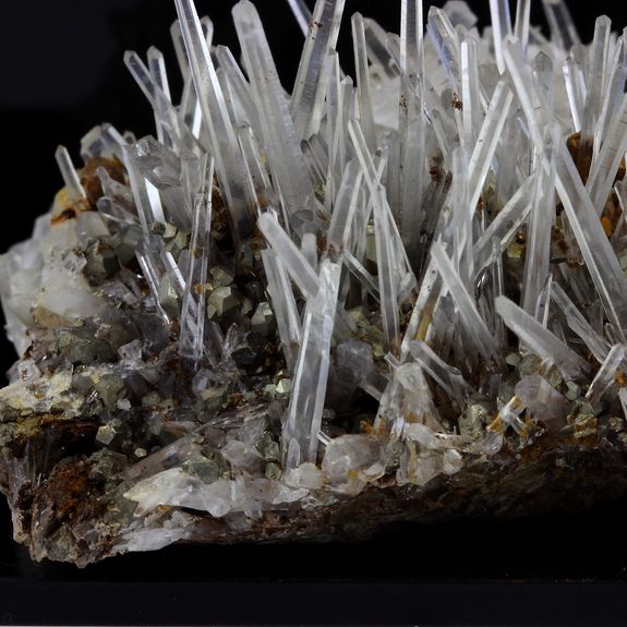 Pyrite + Quartz. 615.0 ct.