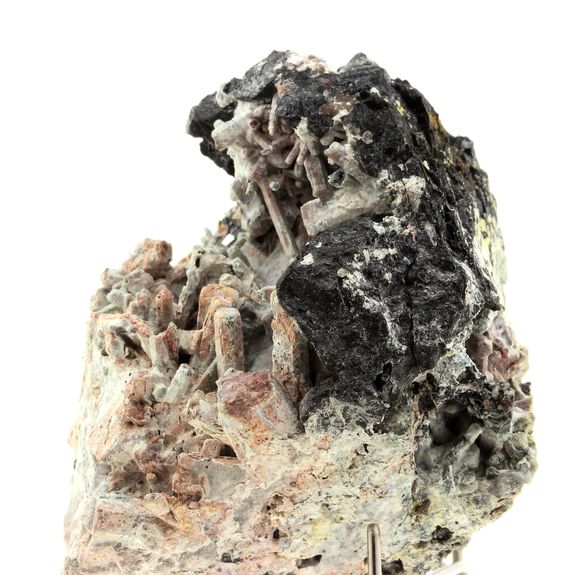 Nepheline + Schorlomite. 744.0 ct.