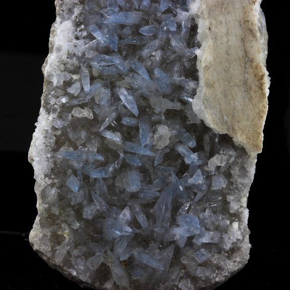 Celestine. 415.0 ct.