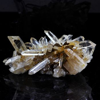 Quartz. 57.0 ct.