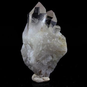 Quartz. 133.0 ct.