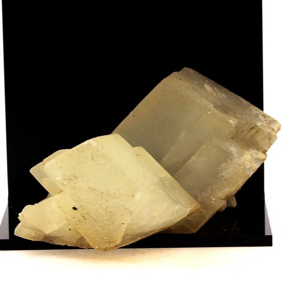 Calcite. 1464.5 ct.
