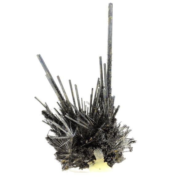 Stibnite. 679.0 ct.