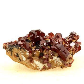 Vanadinite. 94.0 ct.