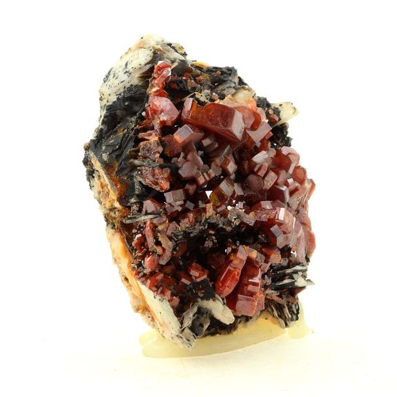 Vanadinite. 1000.0 ct.